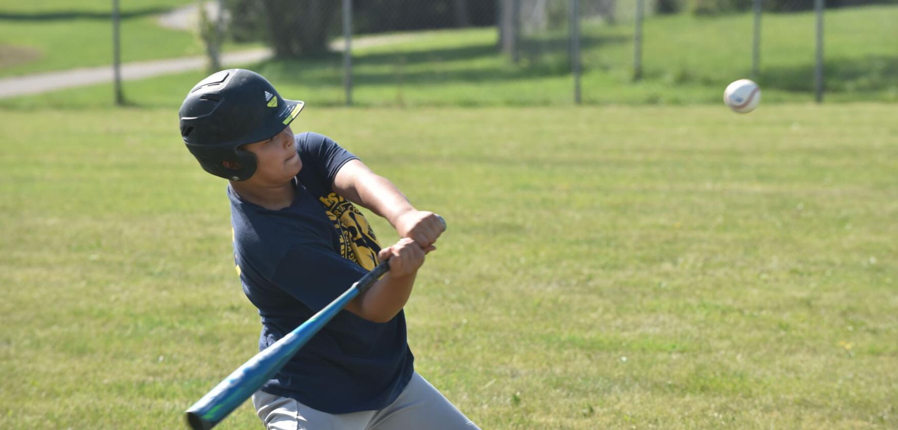 The big bat of Hadden Martinez seeks contact